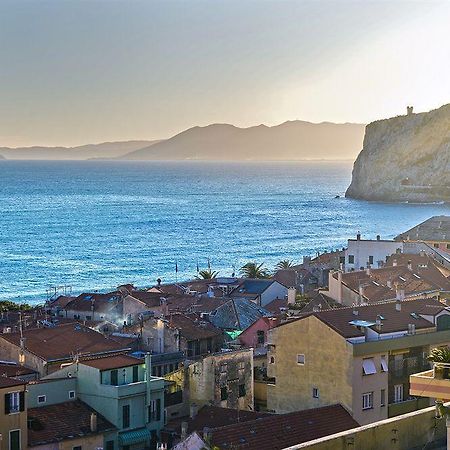 Hotel Deutsche Familien Finale Ligure Eksteriør bilde