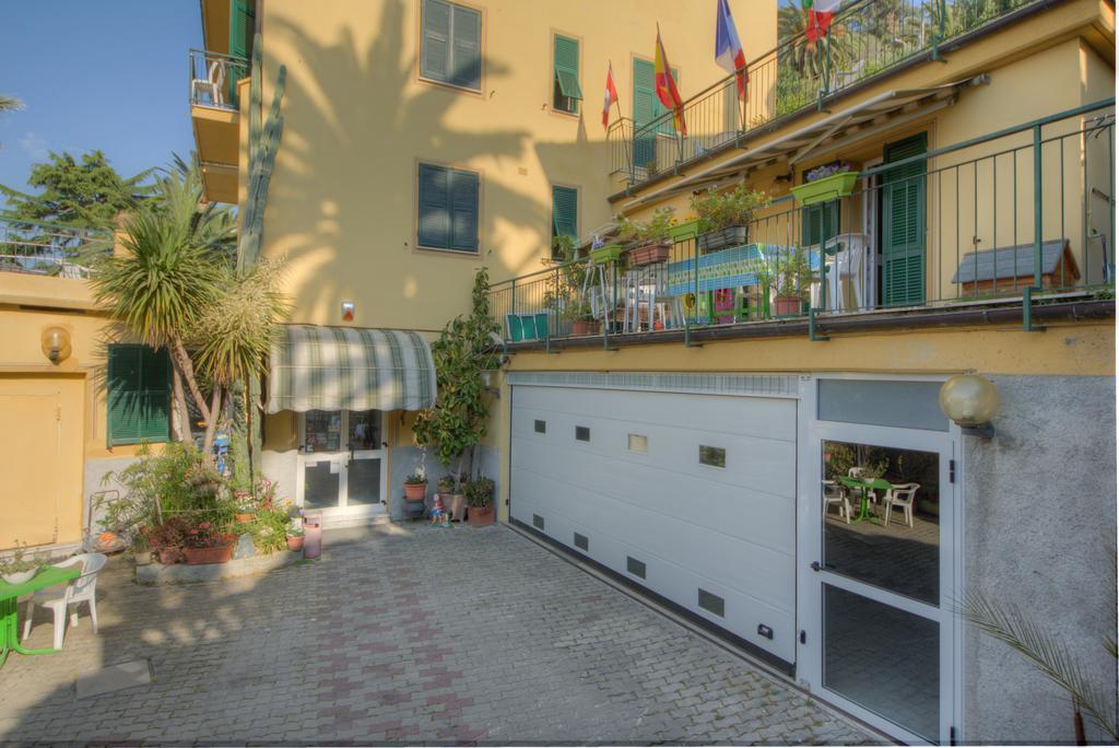 Hotel Deutsche Familien Finale Ligure Eksteriør bilde