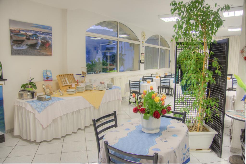 Hotel Deutsche Familien Finale Ligure Eksteriør bilde