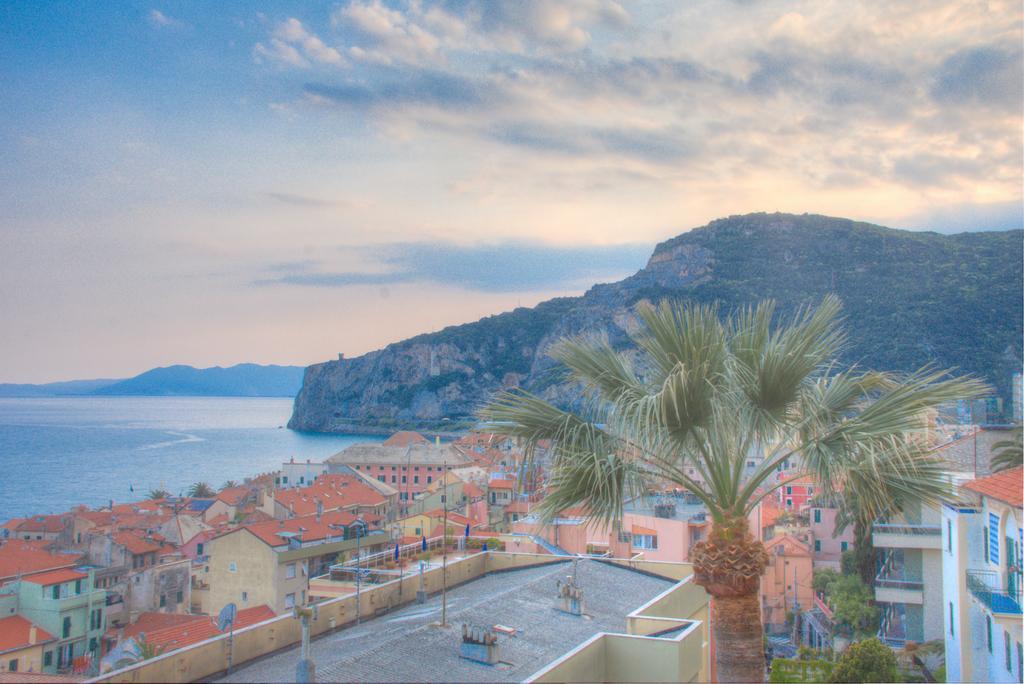 Hotel Deutsche Familien Finale Ligure Eksteriør bilde