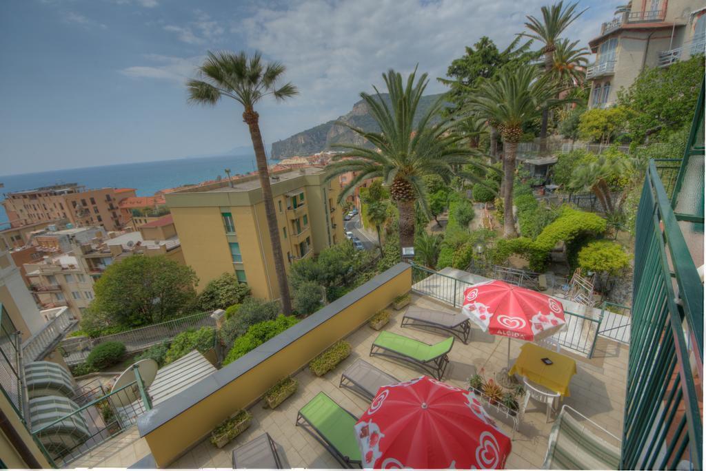 Hotel Deutsche Familien Finale Ligure Eksteriør bilde