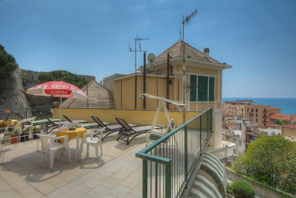 Hotel Deutsche Familien Finale Ligure Eksteriør bilde