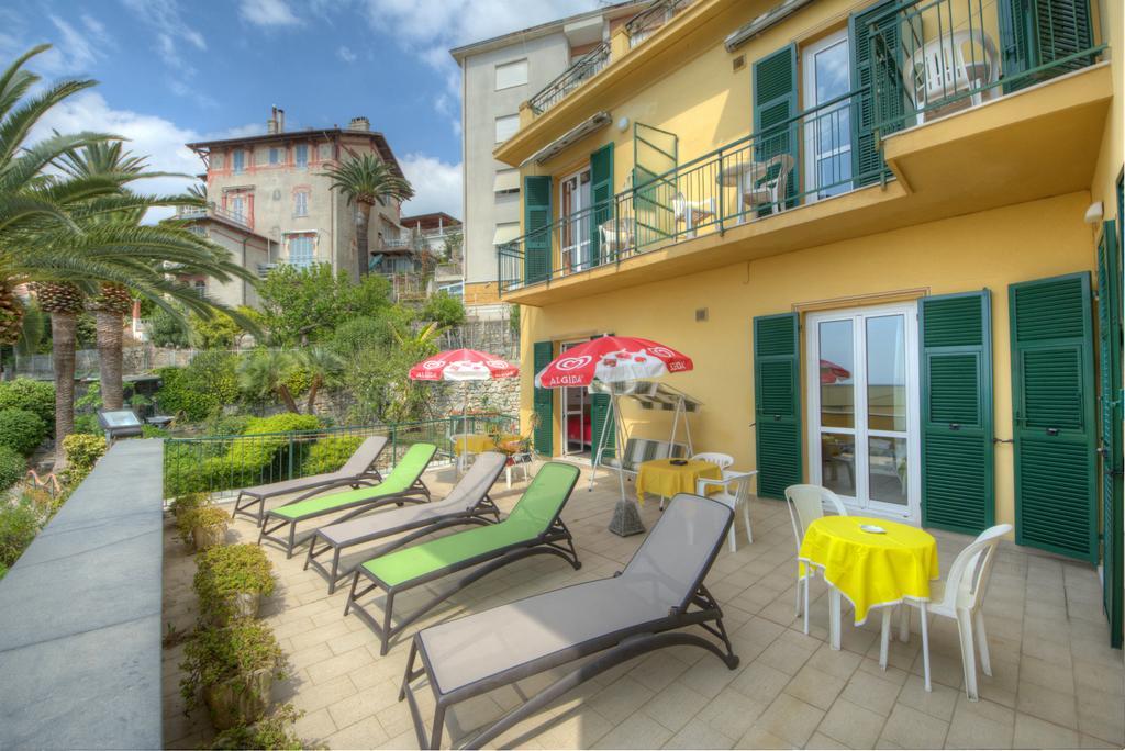 Hotel Deutsche Familien Finale Ligure Eksteriør bilde