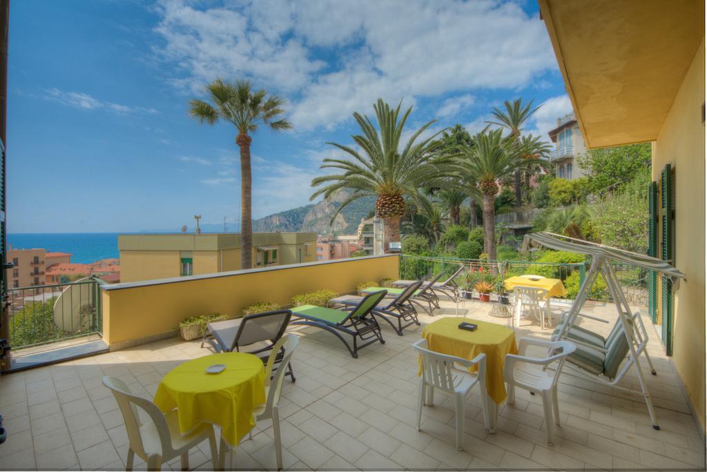 Hotel Deutsche Familien Finale Ligure Eksteriør bilde