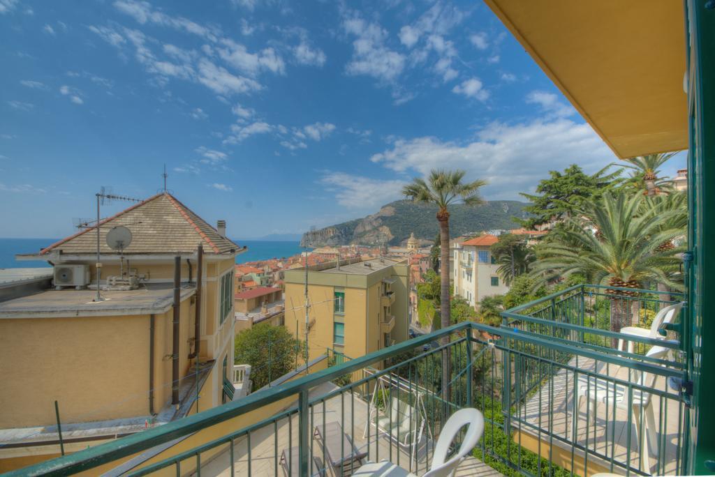 Hotel Deutsche Familien Finale Ligure Eksteriør bilde