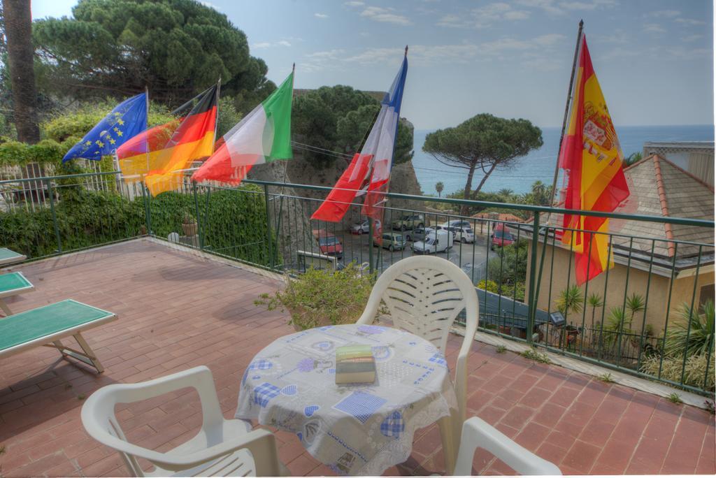Hotel Deutsche Familien Finale Ligure Eksteriør bilde