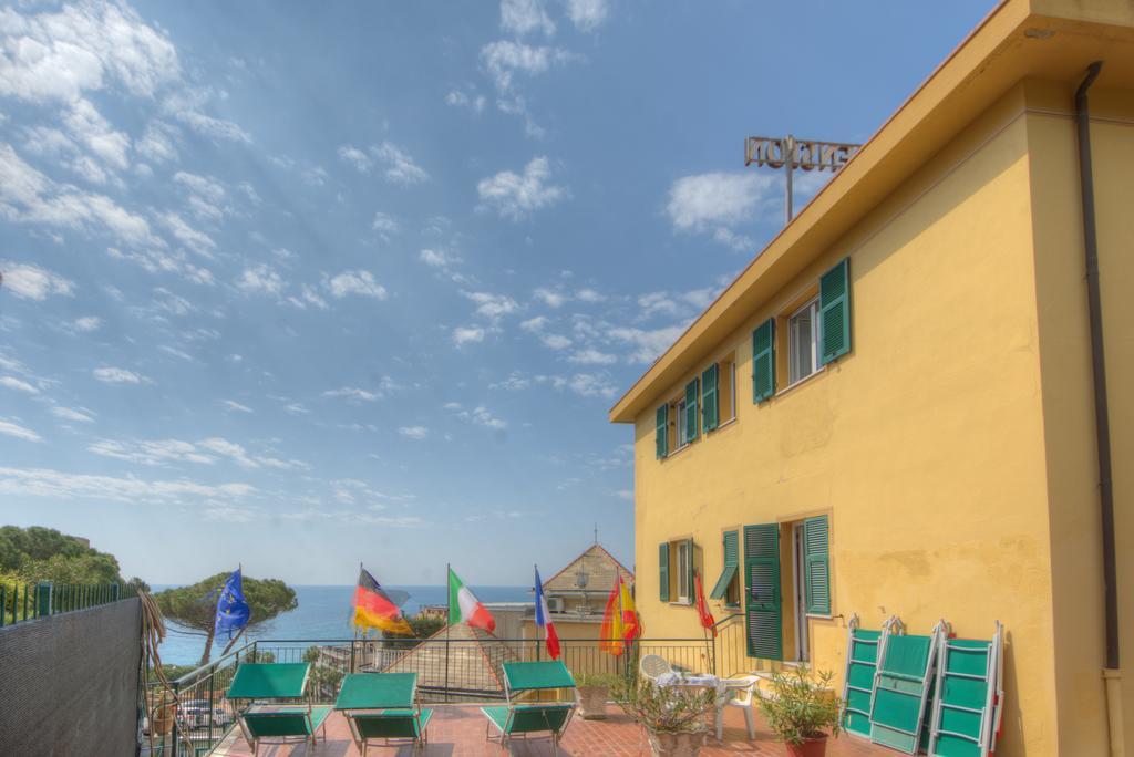 Hotel Deutsche Familien Finale Ligure Eksteriør bilde