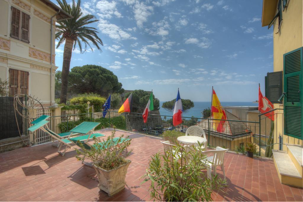 Hotel Deutsche Familien Finale Ligure Eksteriør bilde