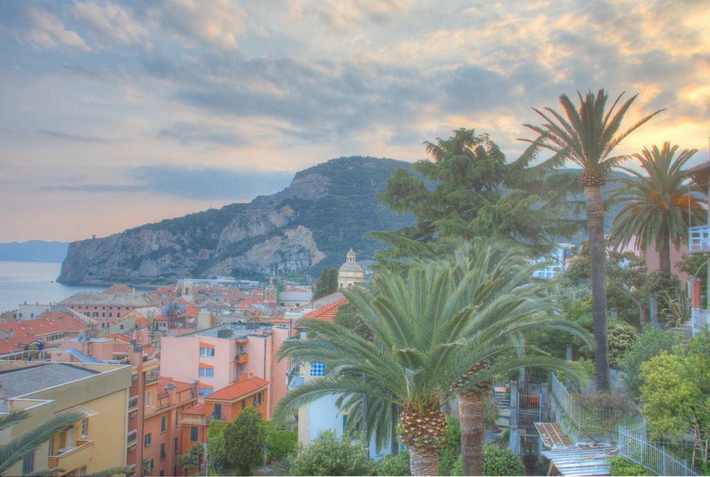 Hotel Deutsche Familien Finale Ligure Eksteriør bilde